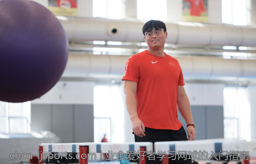 业余爱好者学习网球的入门指南